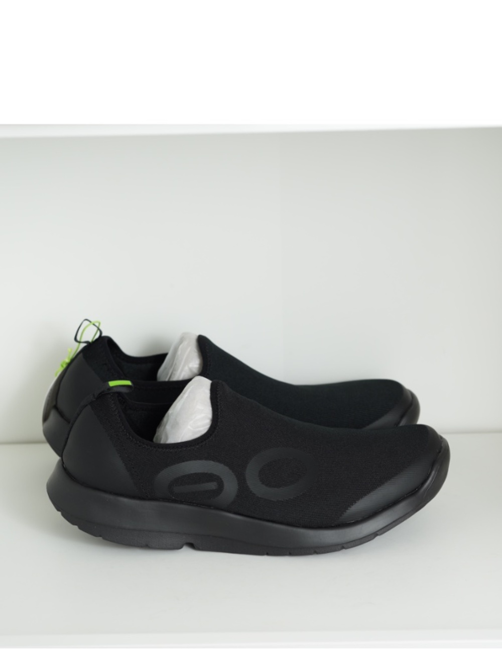 $149 Oofos Mens Oomg Sport Low Black Comfort Recovery Slip On Shoes 10.5 - Picture 3 of 7